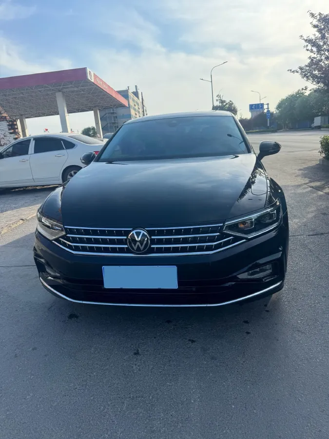2024 Volkswagen Magotan 2.0T 186HP L4 7DCT,autocango,china used car exporter,china ev exporter,chinese used car exporter,chinese used ev exporter