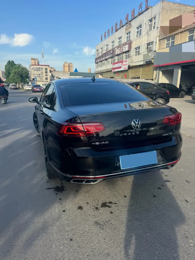2024 Volkswagen Magotan 2.0T 186HP L4 7DCT,autocango,china used car exporter,china ev exporter,chinese used car exporter,chinese used ev exporter