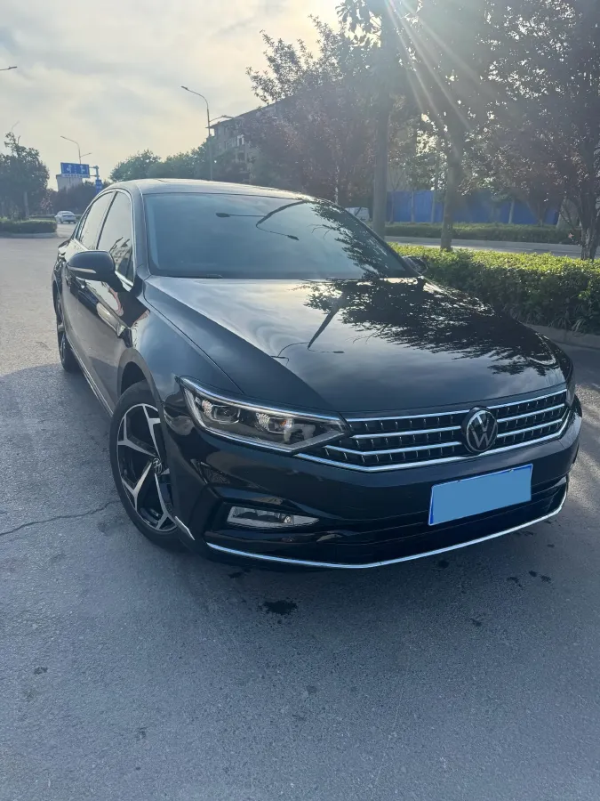 2024 Volkswagen Magotan 2.0T 186HP L4 7DCT,autocango,china used car exporter,china ev exporter,chinese used car exporter,chinese used ev exporter