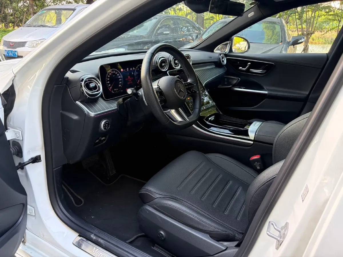 2025 Mercedes-Benz C Class 1.5T 204HP L4 9AT,autocango,china used car exporter,china ev exporter,chinese used car exporter,chinese used ev exporter