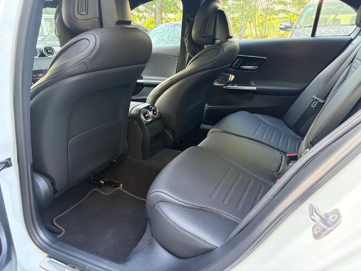 2025 Mercedes-Benz C Class 1.5T 204HP L4 9AT,autocango,china used car exporter,china ev exporter,chinese used car exporter,chinese used ev exporter