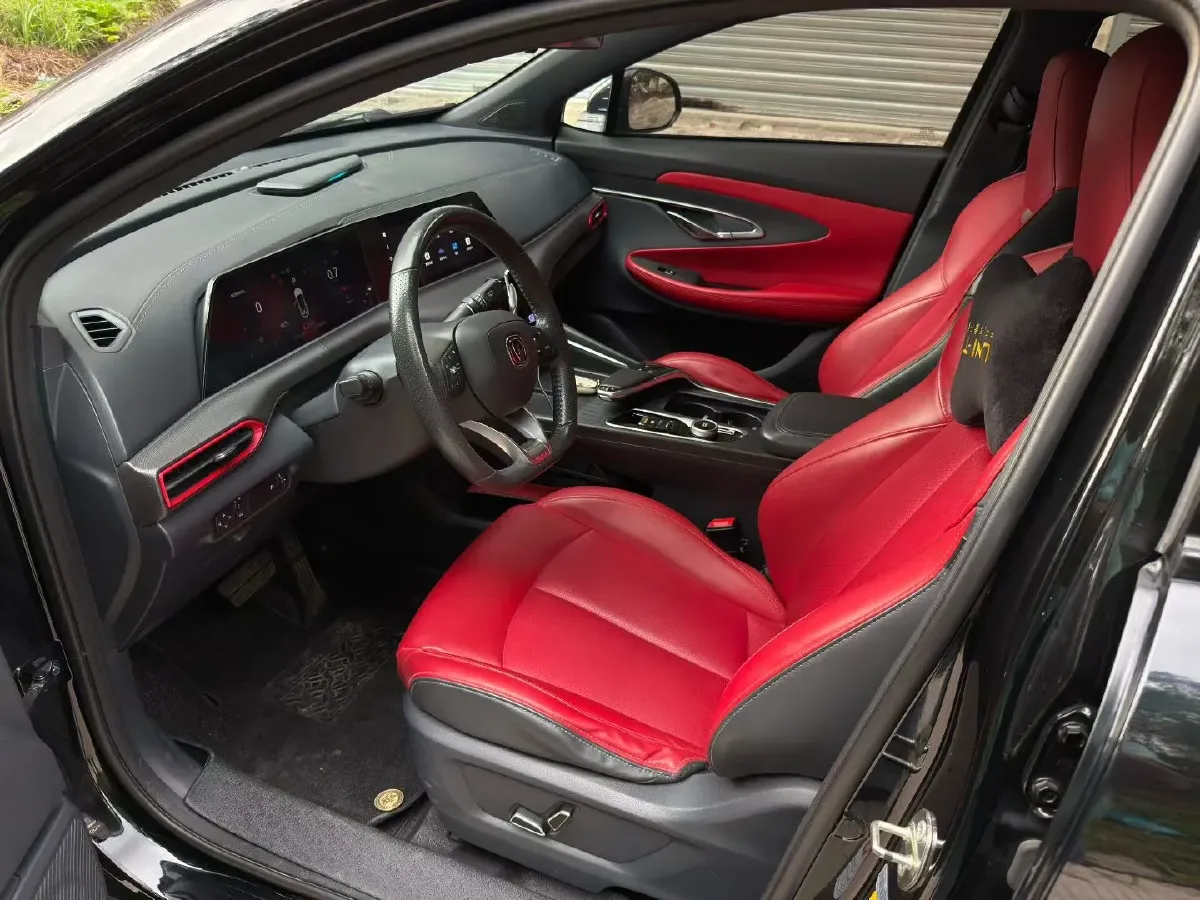 2020 ChangAn UNI-T 1.5T 180HP L4 7DCT,autocango,china used car exporter,china ev exporter,chinese used car exporter,chinese used ev exporter