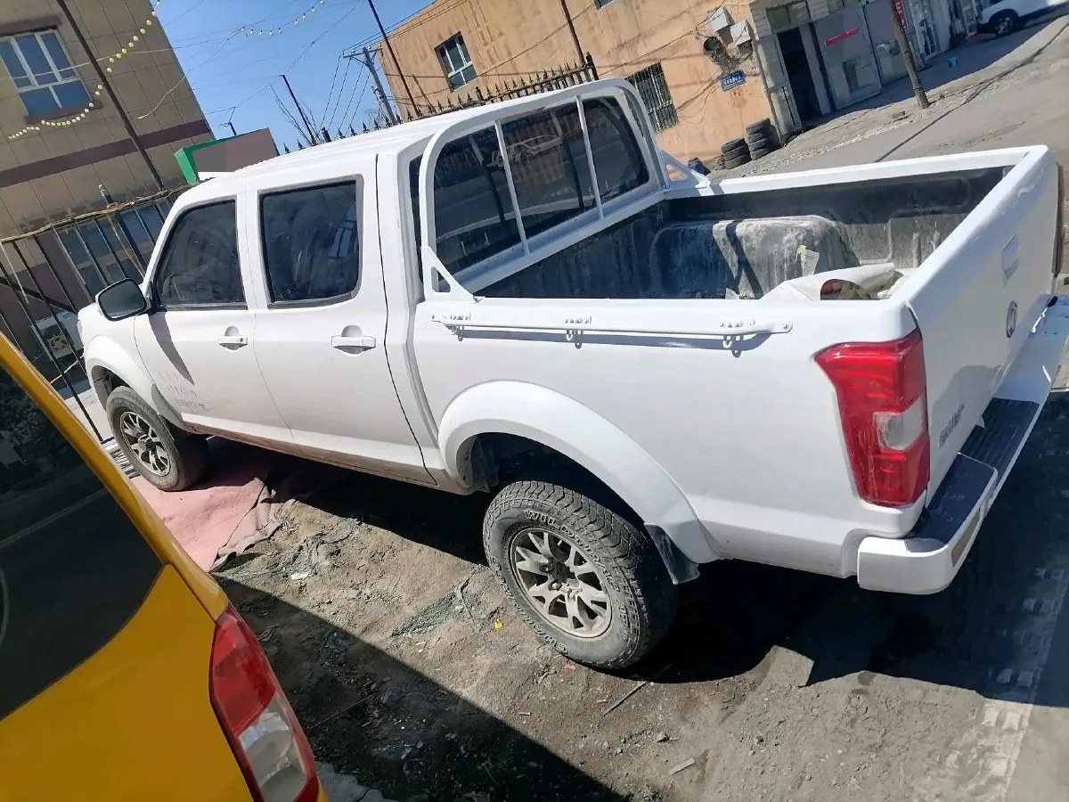 2018 Dongfeng RuiQi 2.4L 139HP L4 5MT,autocango,china used car exporter,china ev exporter,chinese used car exporter,chinese used ev exporter
