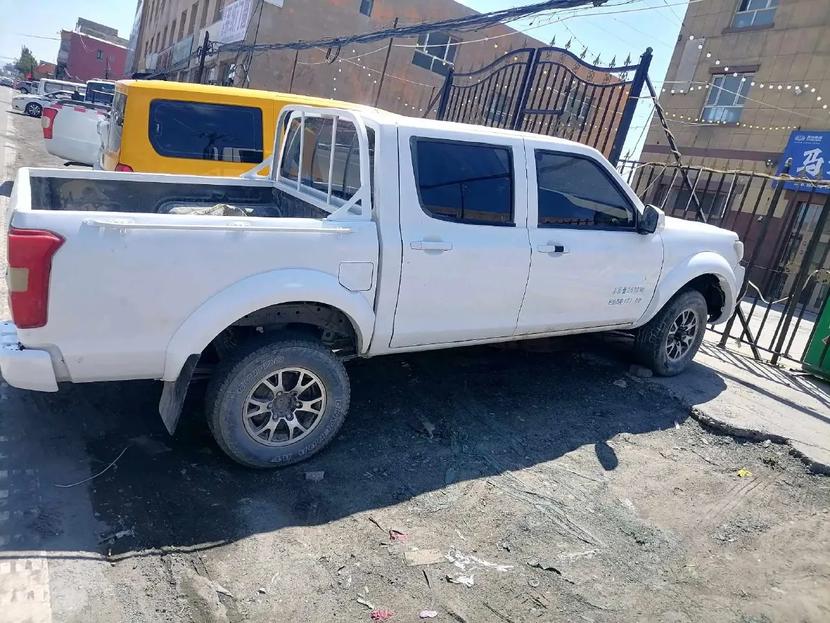 2018 Dongfeng RuiQi 2.4L 139HP L4 5MT,autocango,china used car exporter,china ev exporter,chinese used car exporter,chinese used ev exporter