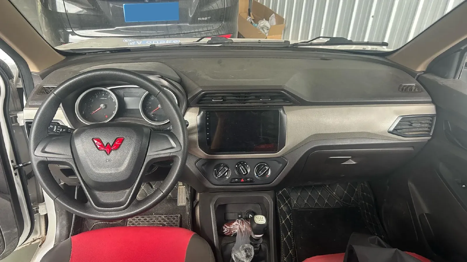 2021 WuLing HongGuang Plus 1.5L 99HP L4 6MT,autocango,china used car exporter,china ev exporter,chinese used car exporter,chinese used ev exporter