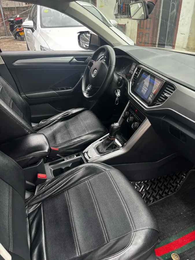 2019 Volkswagen T-Roc 1.4T 131HP L4 7DCT,autocango,china used car exporter,china ev exporter,chinese used car exporter,chinese used ev exporter
