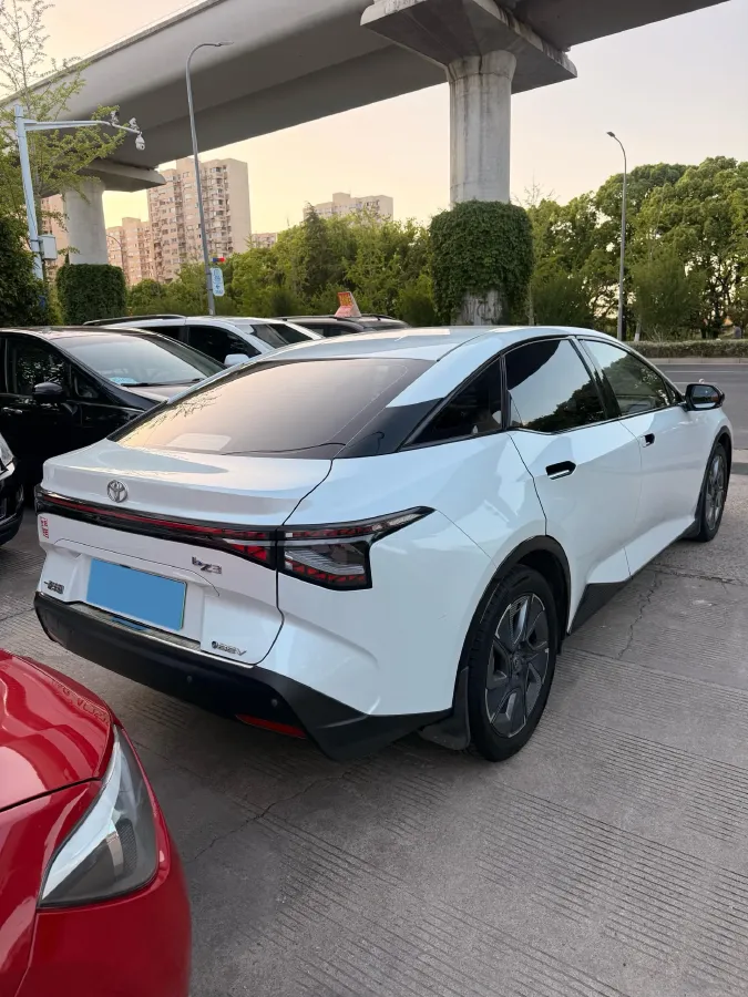 2023 Toyota bZ3 BEV 49.92KWH,autocango,china used car exporter,china ev exporter,chinese used car exporter,chinese used ev exporter