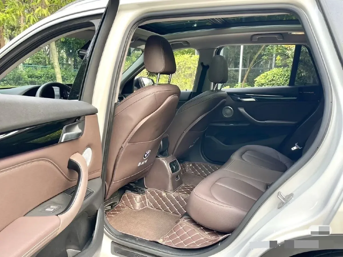 2023 BMW X1 1.5T 156HP L3 7DCT,autocango,china used car exporter,china ev exporter,chinese used car exporter,chinese used ev exporter