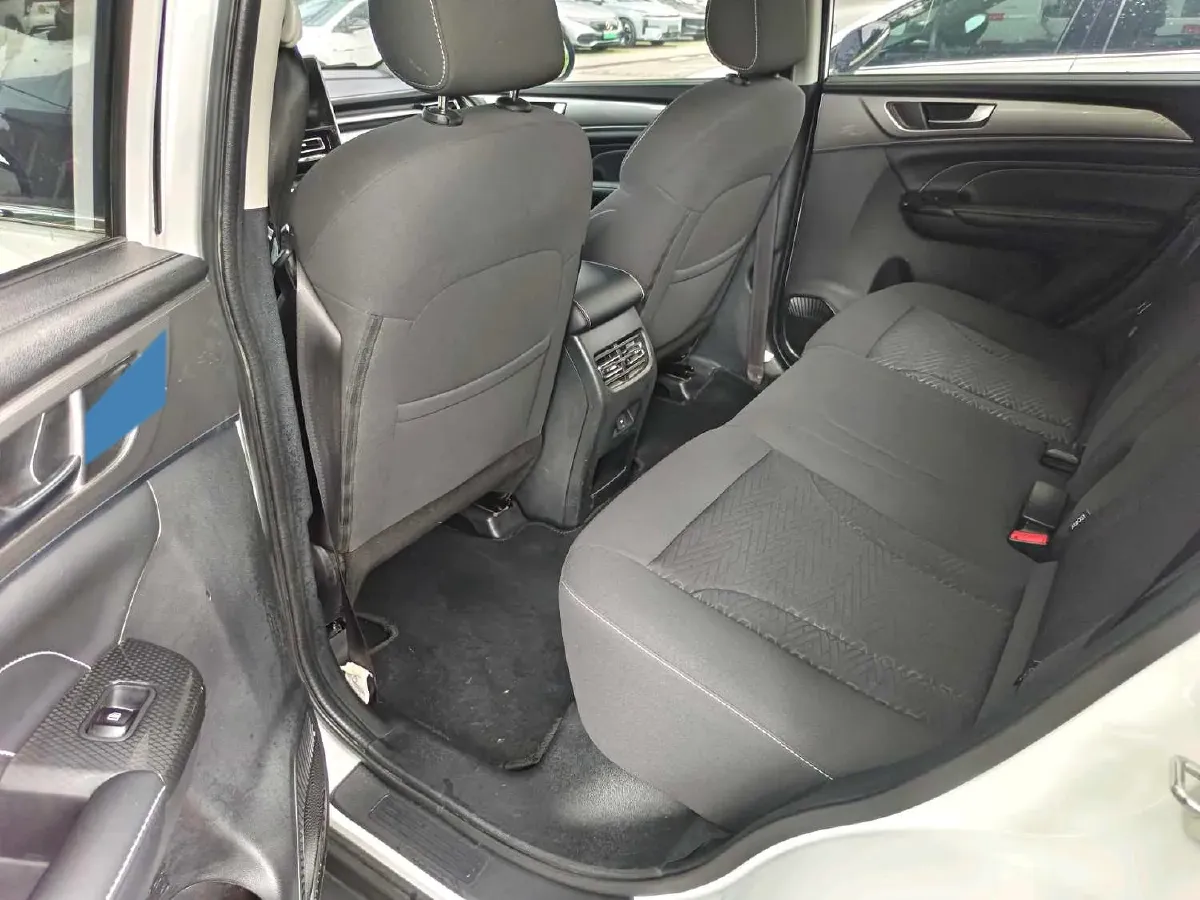 2023 Haval M6 1.5T 150HP L4 7DCT,autocango,china used car exporter,china ev exporter,chinese used car exporter,chinese used ev exporter