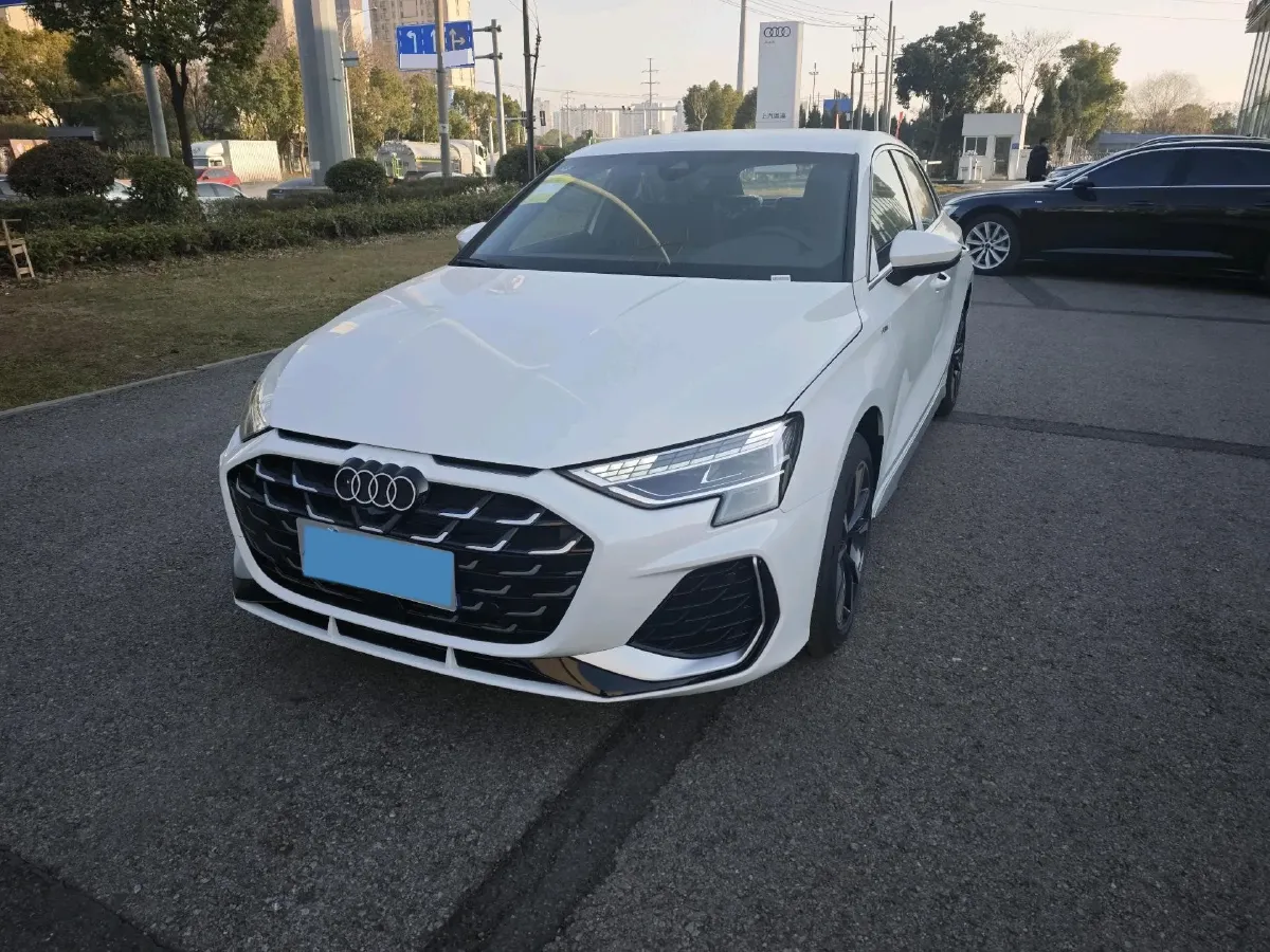 2025 Audi A3 1.5T 160HP L4 7DCT,autocango,china used car exporter,china ev exporter,chinese used car exporter,chinese used ev exporter