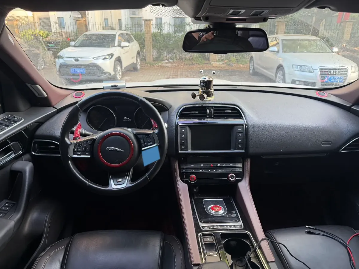 2018 Jaguar F-PACE 2.0T 250HP L4 8AT,autocango,china used car exporter,china ev exporter,chinese used car exporter,chinese used ev exporter