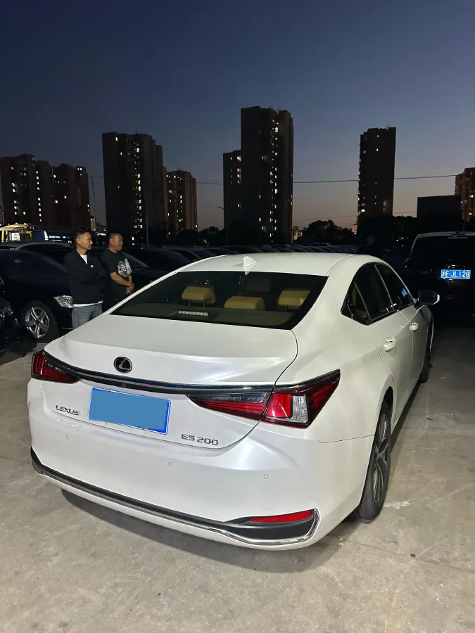 2015 Lexus ES 2.0L 167HP L4 6AT,autocango,china used car exporter,china ev exporter,chinese used car exporter,chinese used ev exporter