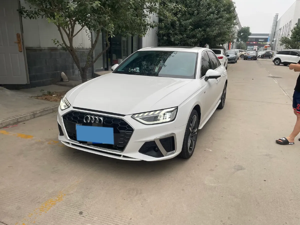 2020 Audi A4L 2.0T 190HP L4 7DCT,autocango,china used car exporter,china ev exporter,chinese used car exporter,chinese used ev exporter