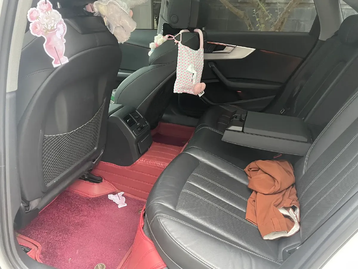2020 Audi A4L 2.0T 190HP L4 7DCT,autocango,china used car exporter,china ev exporter,chinese used car exporter,chinese used ev exporter