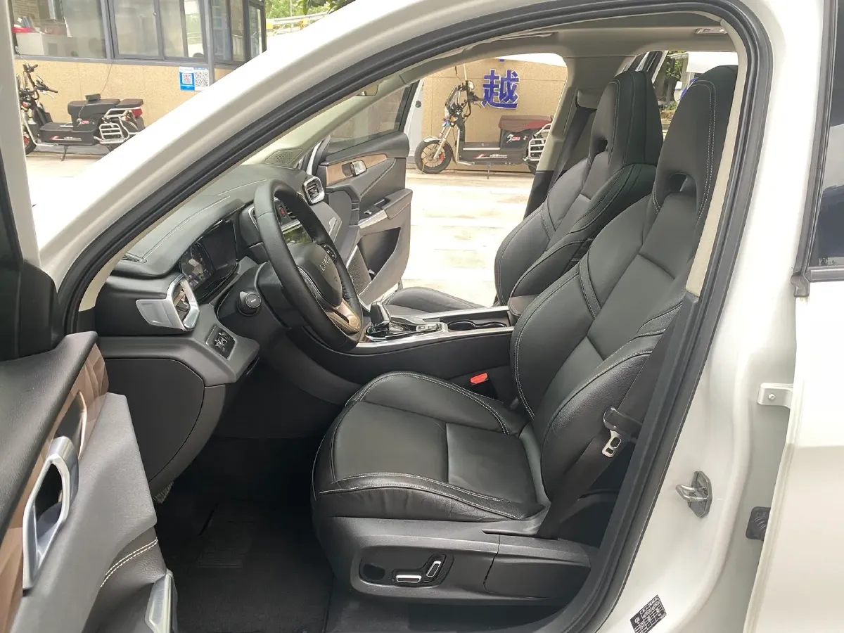 2017 Zotye SR9 2.0T 190HP L4 6DCT,autocango,china used car exporter,china ev exporter,chinese used car exporter,chinese used ev exporter