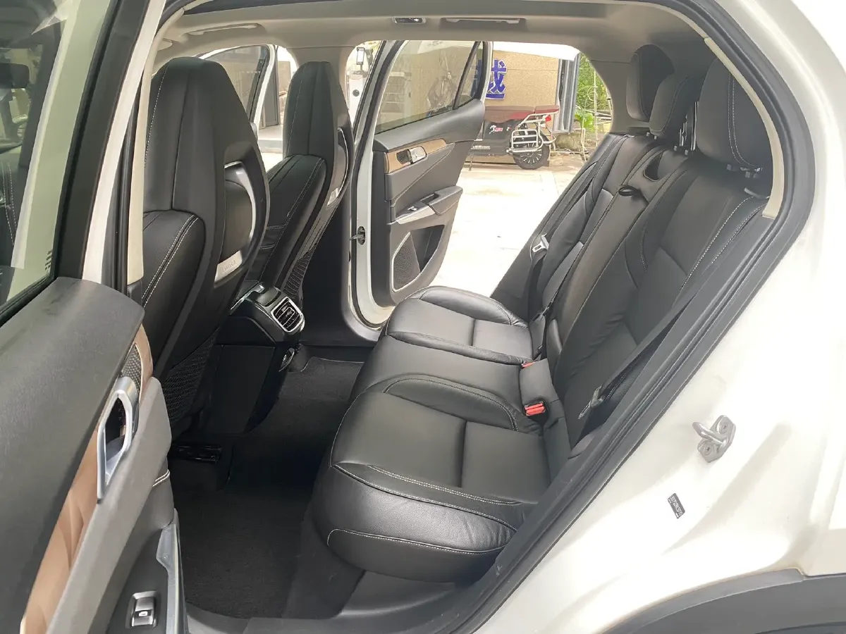 2017 Zotye SR9 2.0T 190HP L4 6DCT,autocango,china used car exporter,china ev exporter,chinese used car exporter,chinese used ev exporter