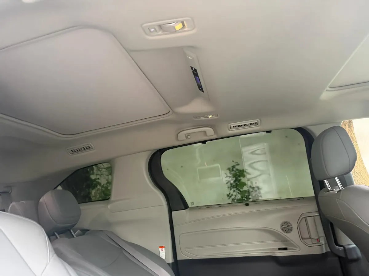 2023 Toyota Granvia 2.5L 189HP L4 E-CVT Hybrid,autocango,china used car exporter,china ev exporter,chinese used car exporter,chinese used ev exporter