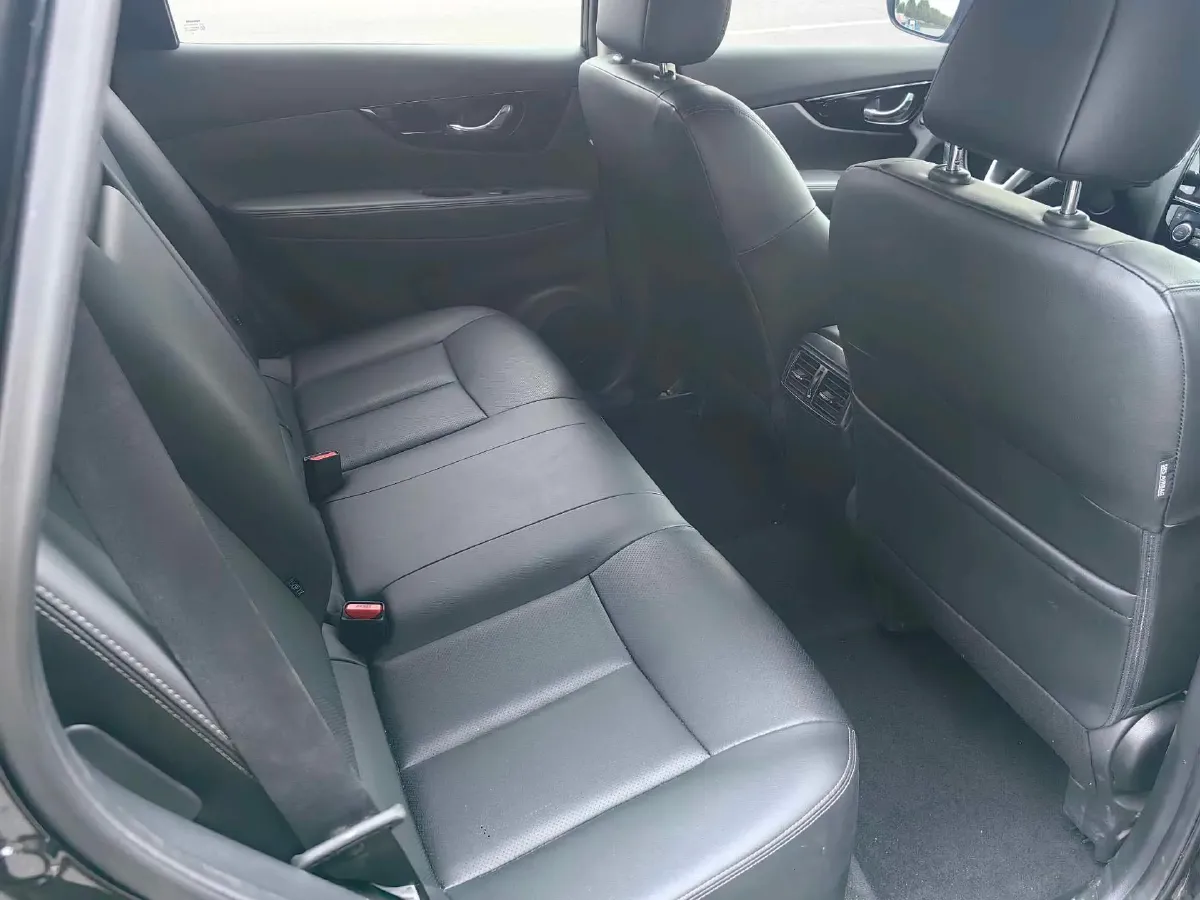 2025 Nissan X-Trail 2.0L 151HP L4 CVT,autocango,china used car exporter,china ev exporter,chinese used car exporter,chinese used ev exporter