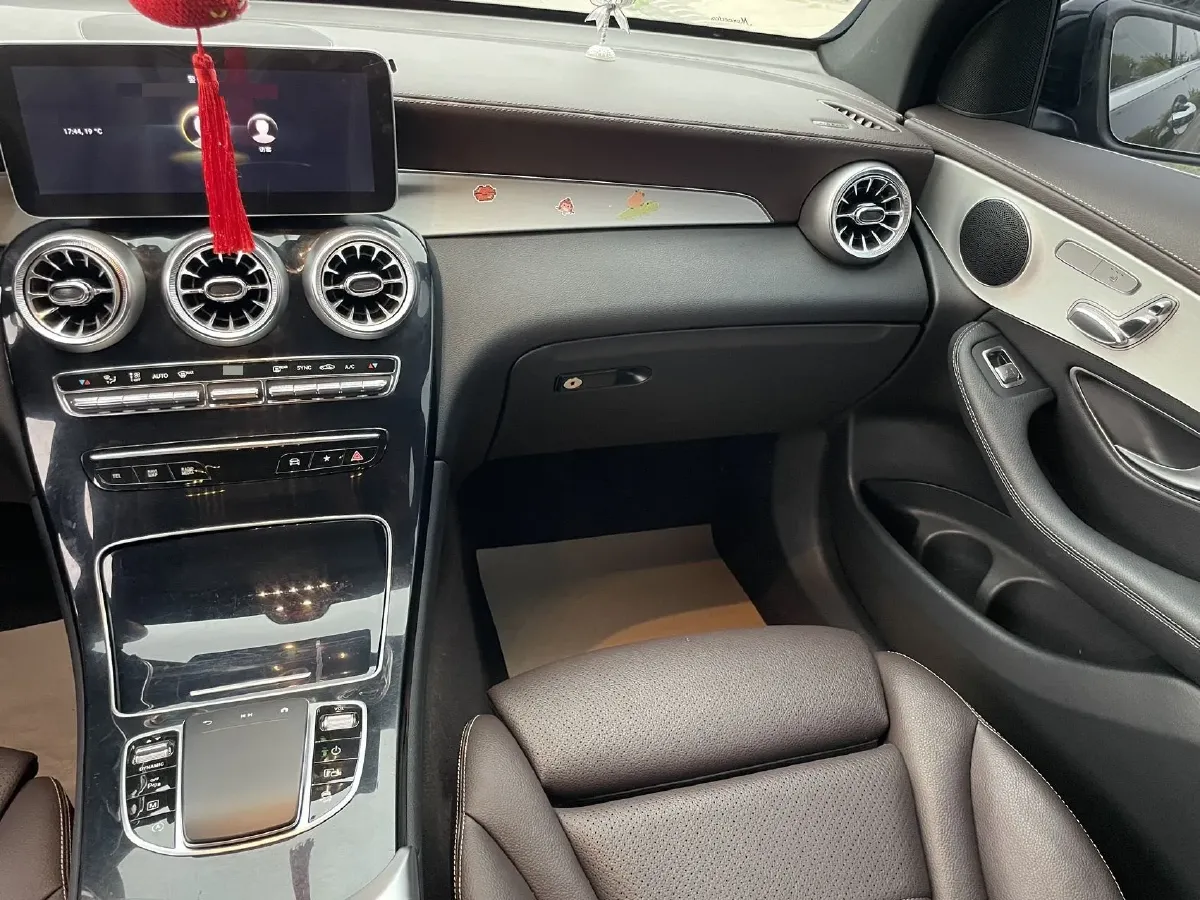 2022 Mercedes-Benz GLC Class 2.0T 197HP L4 9AT,autocango,china used car exporter,china ev exporter,chinese used car exporter,chinese used ev exporter