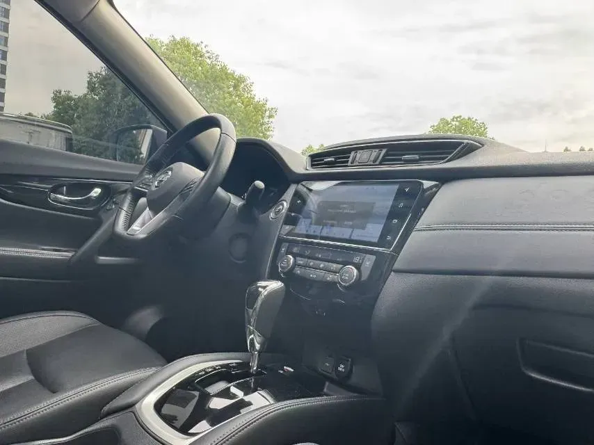 2023 Nissan X-Trail 2.0L 151HP L4 CVT,autocango,china used car exporter,china ev exporter,chinese used car exporter,chinese used ev exporter