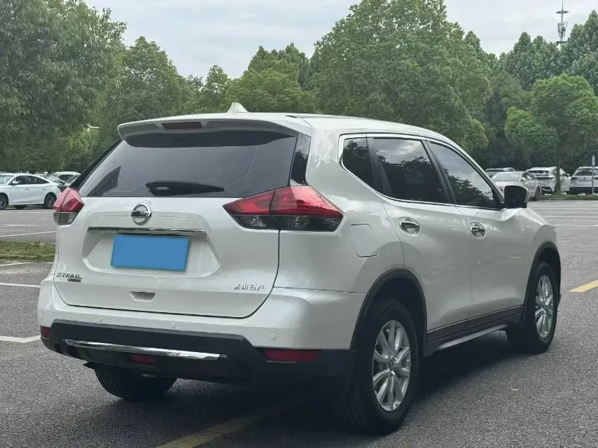 2023 Nissan X-Trail 2.0L 151HP L4 CVT,autocango,china used car exporter,china ev exporter,chinese used car exporter,chinese used ev exporter
