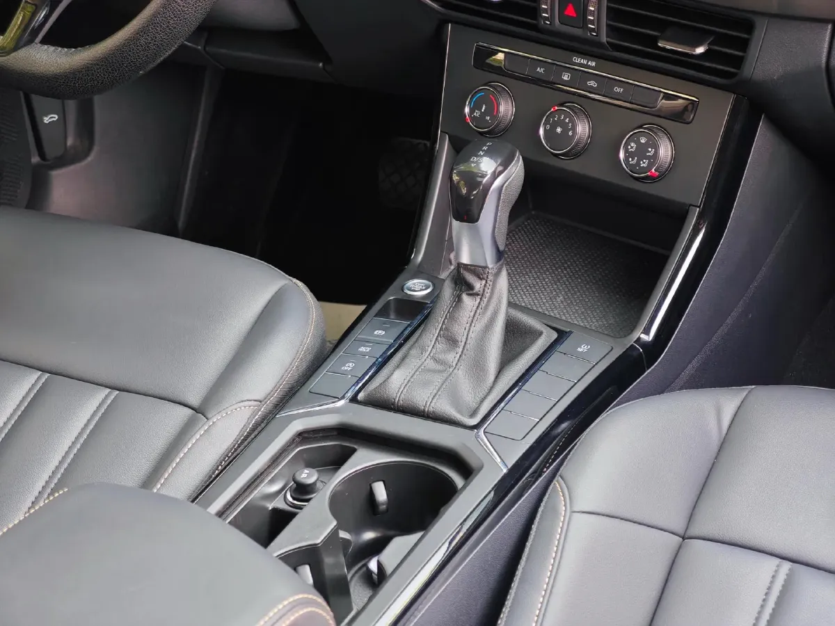 2020 Volkswagen Passat 1.4T 150HP L4 7DCT,autocango,china used car exporter,china ev exporter,chinese used car exporter,chinese used ev exporter