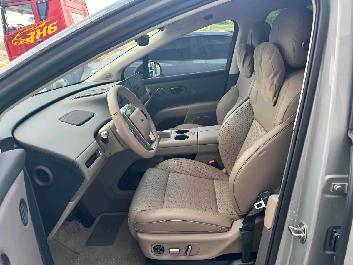 2025 Li i8 BEV,autocango,china used car exporter,china ev exporter,chinese used car exporter,chinese used ev exporter