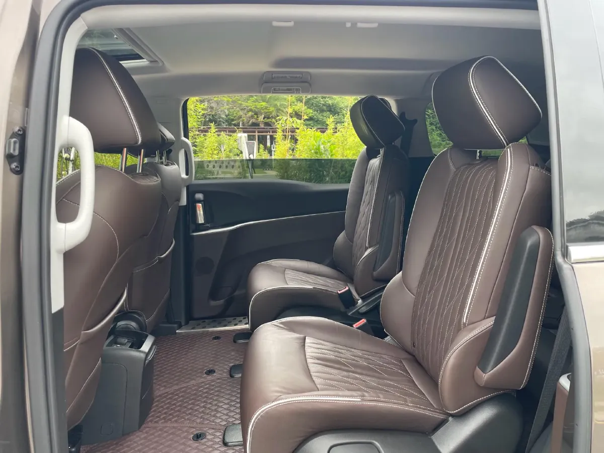 2022 Buick GL8 2.0T 237HP L4 9AT,autocango,china used car exporter,china ev exporter,chinese used car exporter,chinese used ev exporter