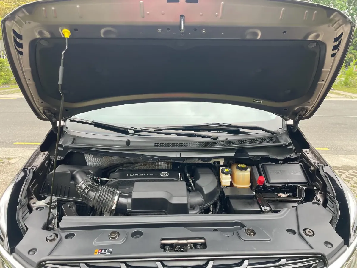 2022 Buick GL8 2.0T 237HP L4 9AT,autocango,china used car exporter,china ev exporter,chinese used car exporter,chinese used ev exporter