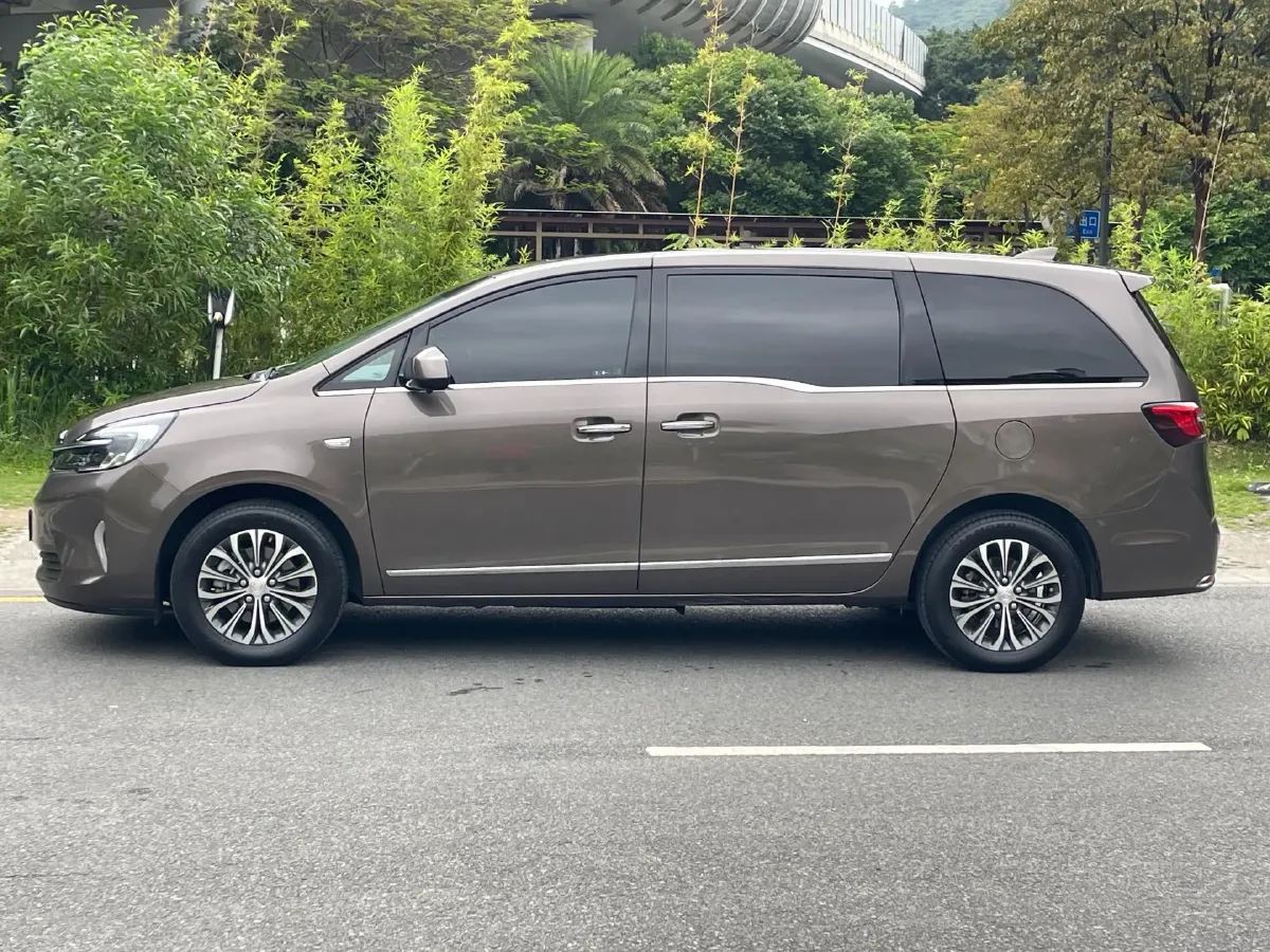 2022 Buick GL8 2.0T 237HP L4 9AT,autocango,china used car exporter,china ev exporter,chinese used car exporter,chinese used ev exporter