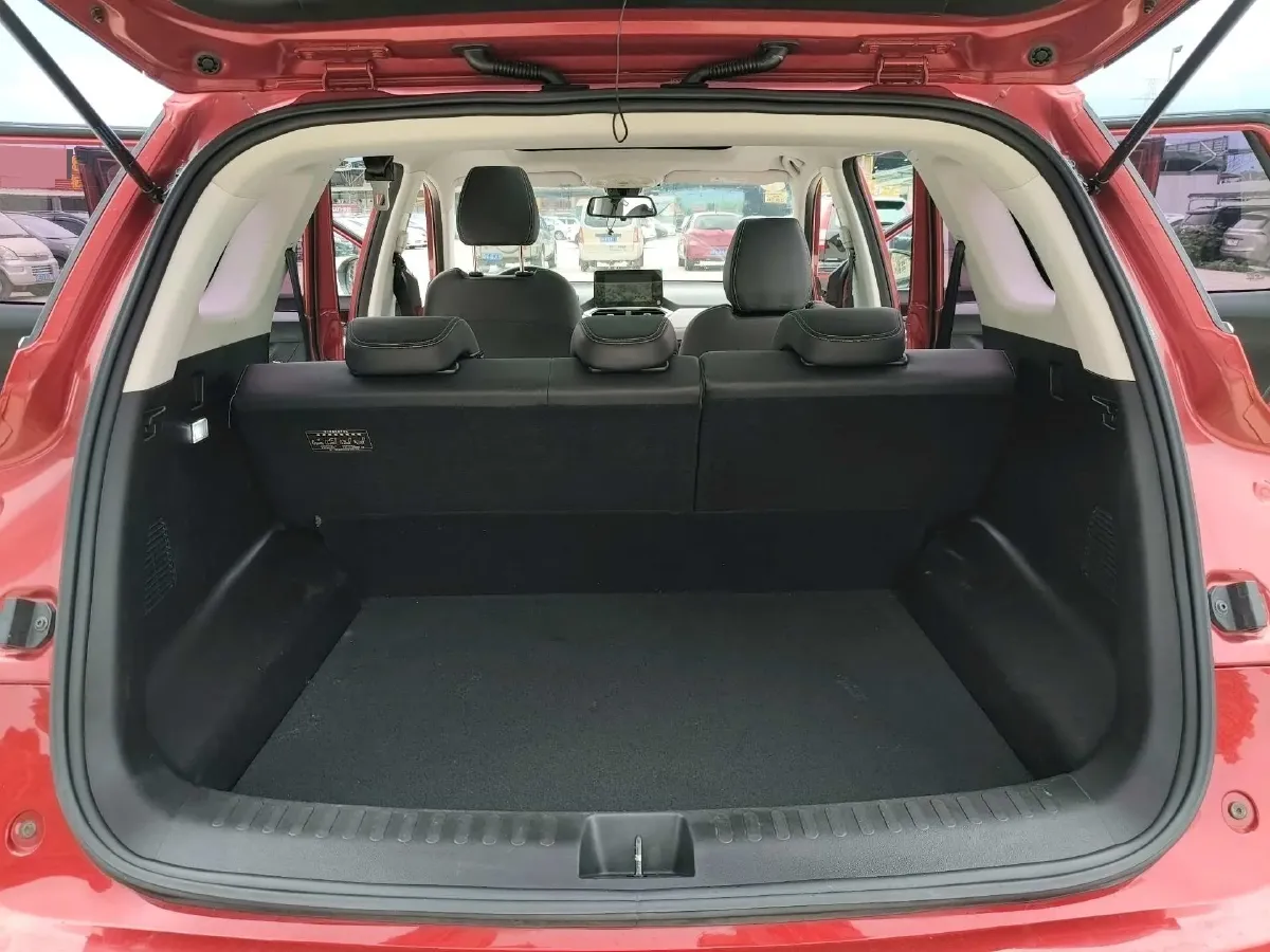 2019 BaoJun 530 1.5T 151HP L4 CVT,autocango,china used car exporter,china ev exporter,chinese used car exporter,chinese used ev exporter