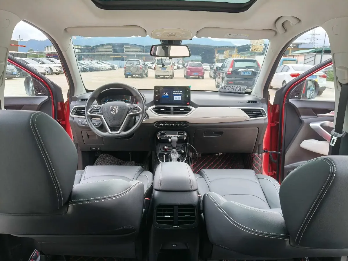 2019 BaoJun 530 1.5T 151HP L4 CVT,autocango,china used car exporter,china ev exporter,chinese used car exporter,chinese used ev exporter