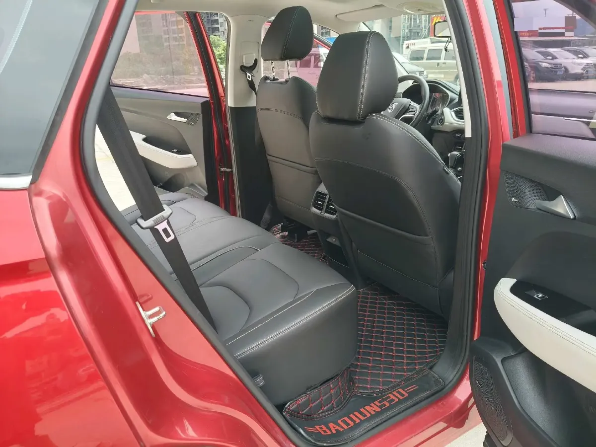 2019 BaoJun 530 1.5T 151HP L4 CVT,autocango,china used car exporter,china ev exporter,chinese used car exporter,chinese used ev exporter