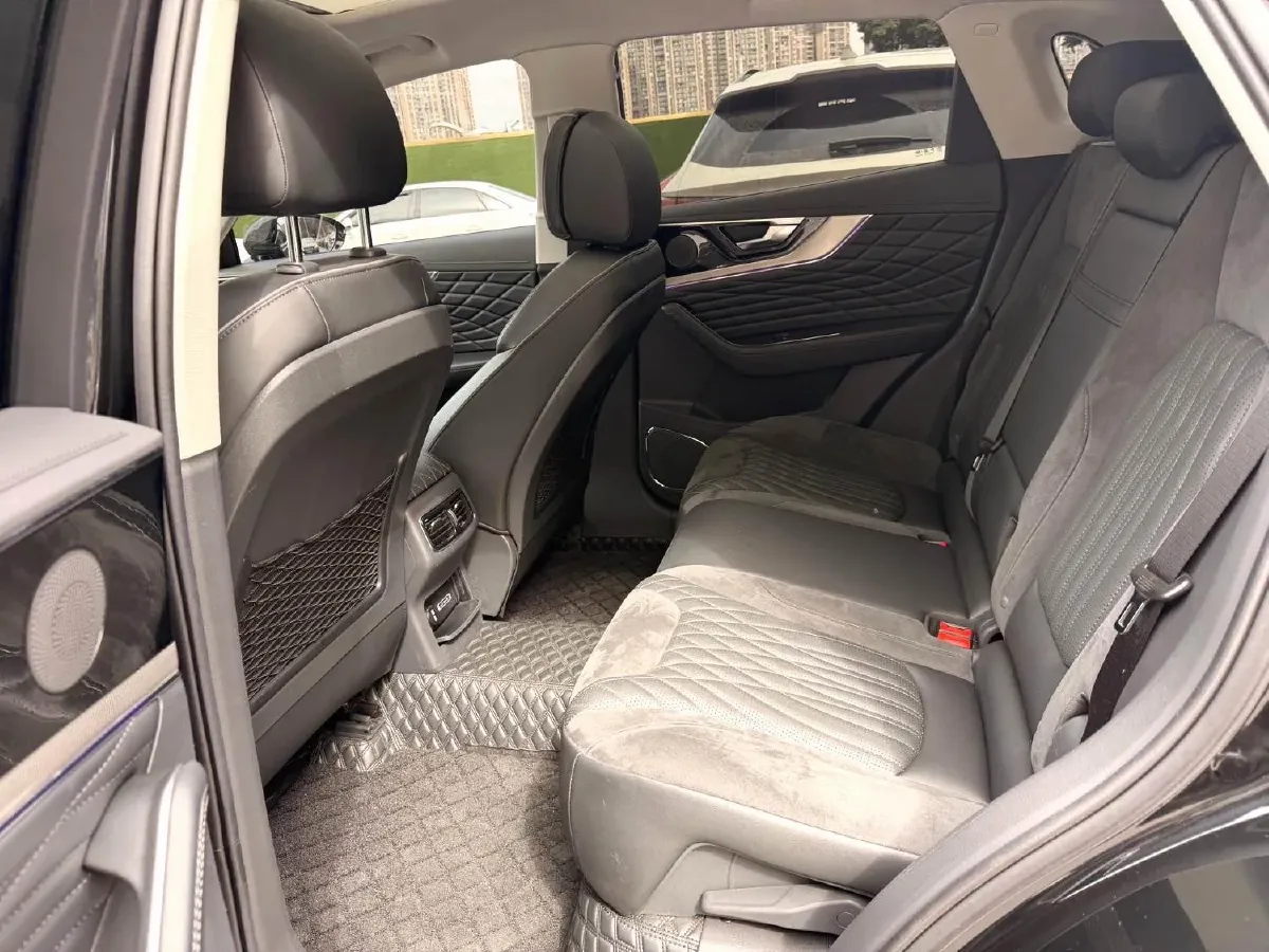 2022 HongQi HS5 2.0T 224HP L4 6AT,autocango,china used car exporter,china ev exporter,chinese used car exporter,chinese used ev exporter