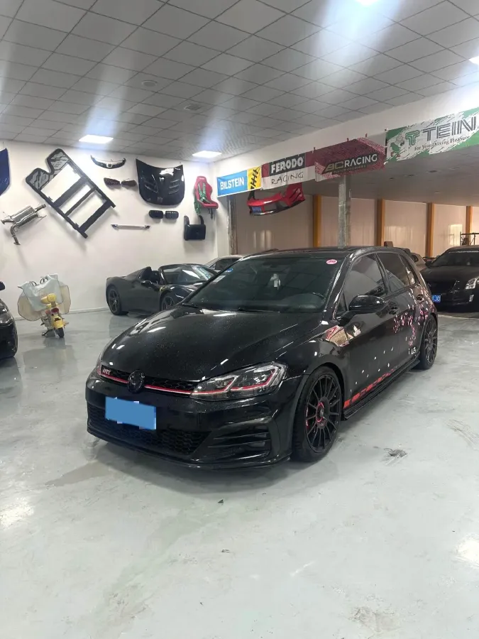 2018 Volkswagen GolfGTI 2.0T 220HP L4 7DCT,autocango,china used car exporter,china ev exporter,chinese used car exporter,chinese used ev exporter