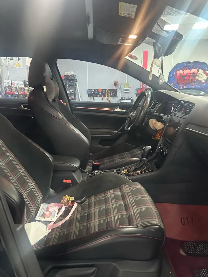 2018 Volkswagen GolfGTI 2.0T 220HP L4 7DCT,autocango,china used car exporter,china ev exporter,chinese used car exporter,chinese used ev exporter