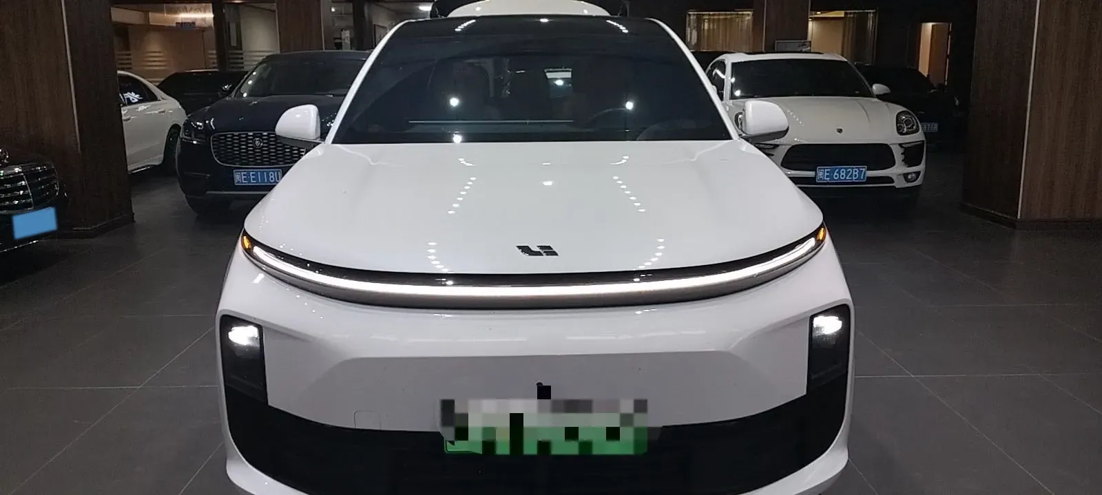 2024 Li L6 Range Extended 154HP L4 REEV 36.8KWH,autocango,china used car exporter,china ev exporter,chinese used car exporter,chinese used ev exporter