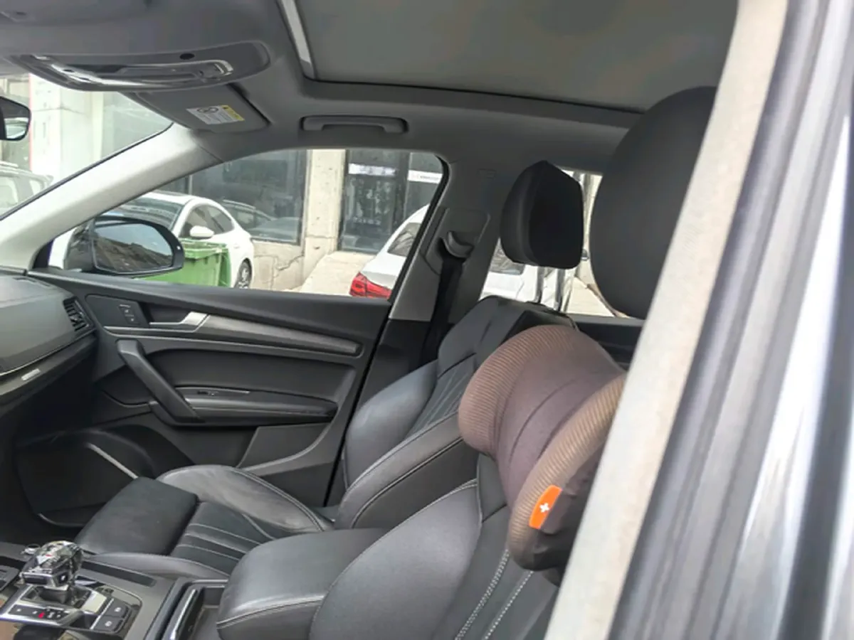2022 Audi Q5L 2.0T 252HP L4 7DCT,autocango,china used car exporter,china ev exporter,chinese used car exporter,chinese used ev exporter