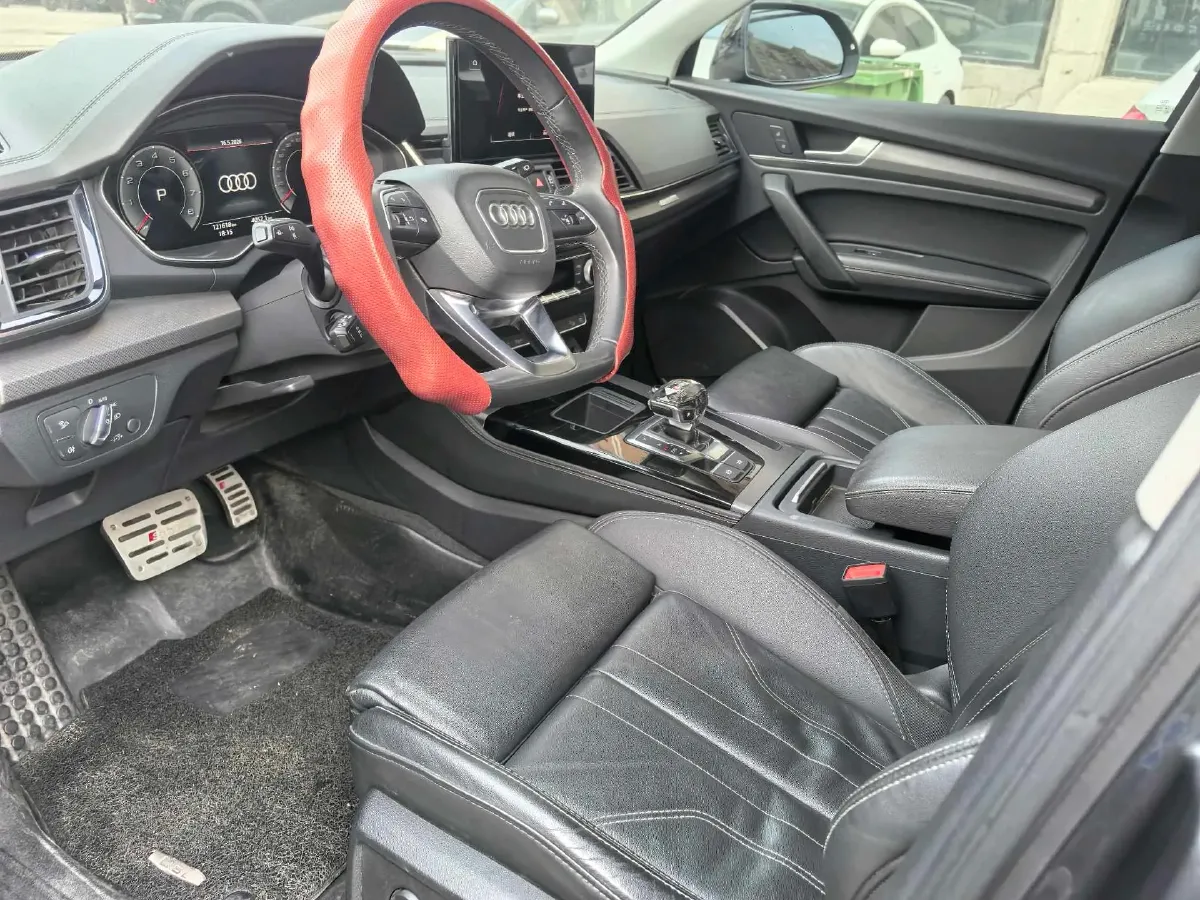 2022 Audi Q5L 2.0T 252HP L4 7DCT,autocango,china used car exporter,china ev exporter,chinese used car exporter,chinese used ev exporter