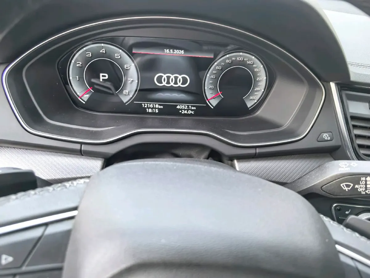 2022 Audi Q5L 2.0T 252HP L4 7DCT,autocango,china used car exporter,china ev exporter,chinese used car exporter,chinese used ev exporter