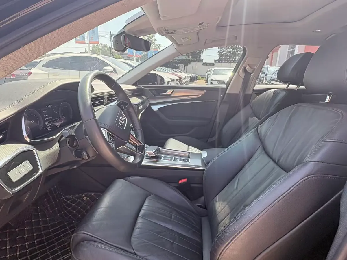 2019 Mercedes-Benz GLC Class 2.0T 245HP L4 9AT,autocango,china used car exporter,china ev exporter,chinese used car exporter,chinese used ev exporter