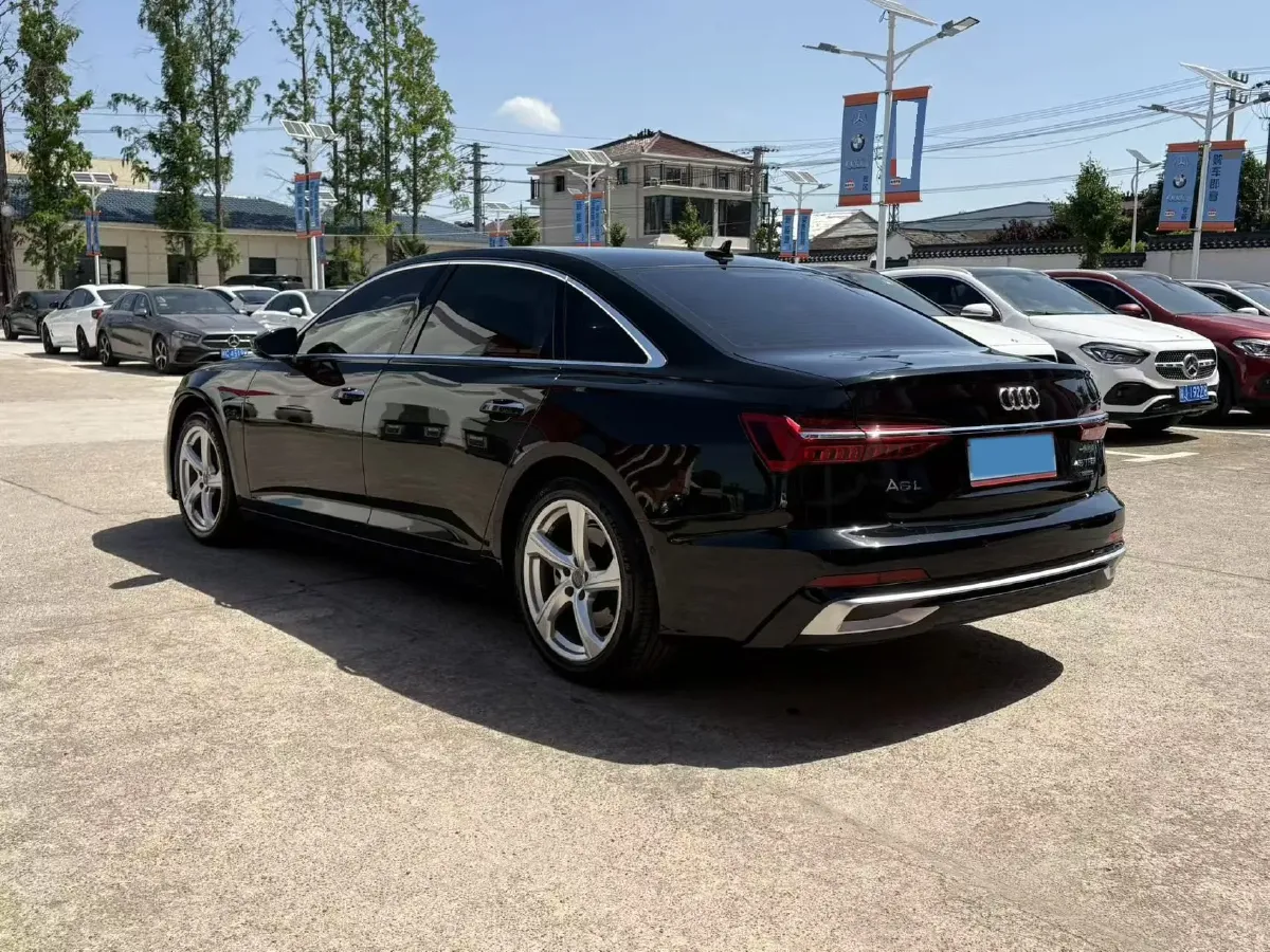 2019 Mercedes-Benz GLC Class 2.0T 245HP L4 9AT,autocango,china used car exporter,china ev exporter,chinese used car exporter,chinese used ev exporter