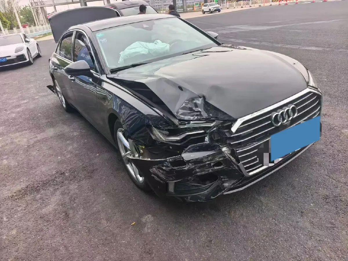 2019 Mercedes-Benz GLC Class 2.0T 245HP L4 9AT,autocango,china used car exporter,china ev exporter,chinese used car exporter,chinese used ev exporter