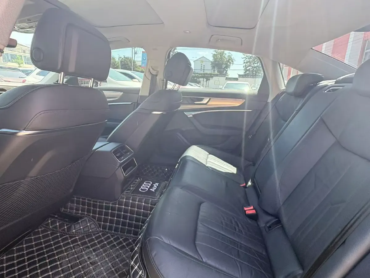 2019 Mercedes-Benz GLC Class 2.0T 245HP L4 9AT,autocango,china used car exporter,china ev exporter,chinese used car exporter,chinese used ev exporter