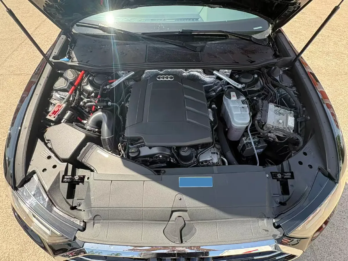 2019 Mercedes-Benz GLC Class 2.0T 245HP L4 9AT,autocango,china used car exporter,china ev exporter,chinese used car exporter,chinese used ev exporter
