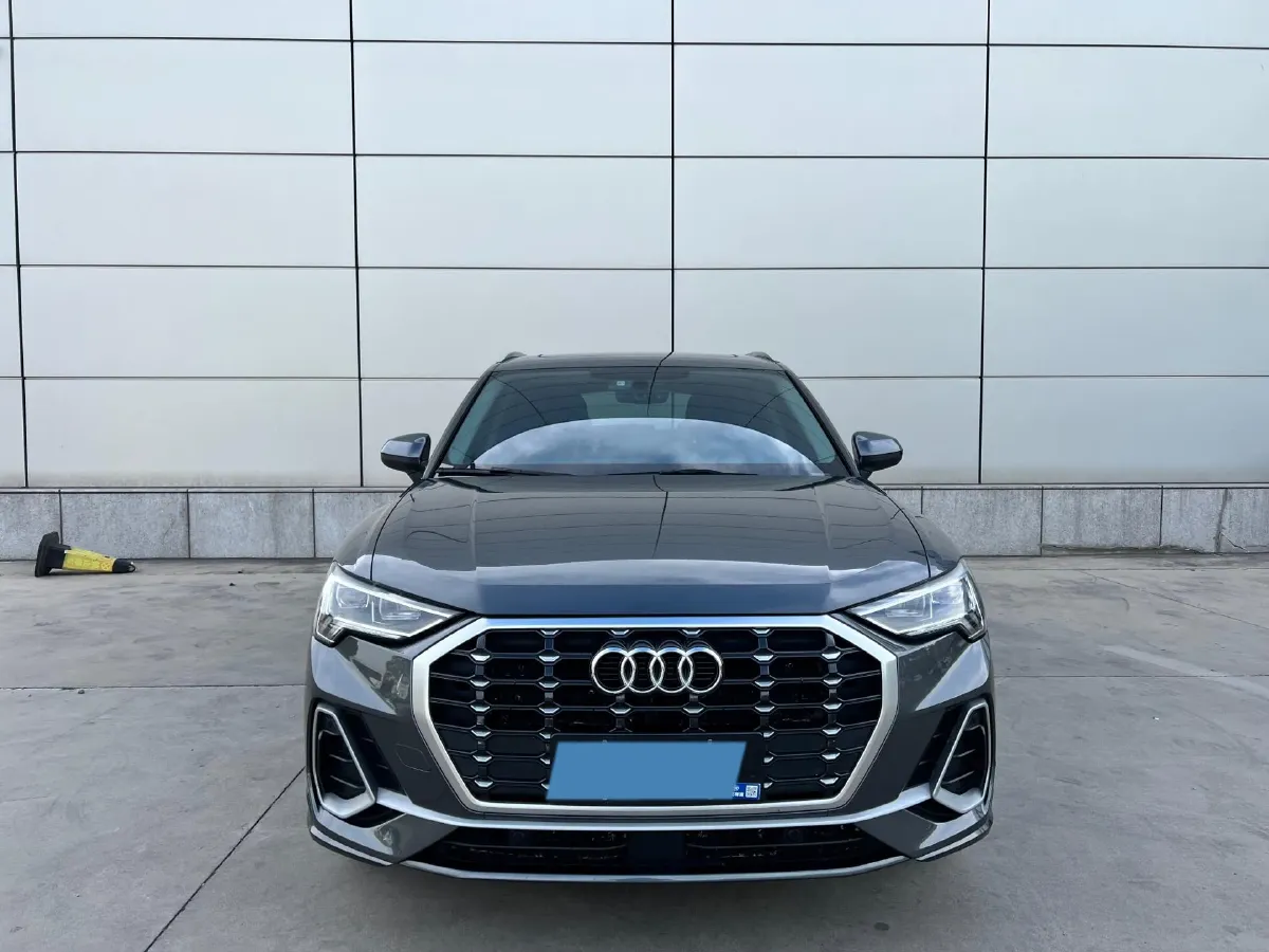 2022 Audi Q3 1.4T 150HP L4 7DCT,autocango,china used car exporter,china ev exporter,chinese used car exporter,chinese used ev exporter