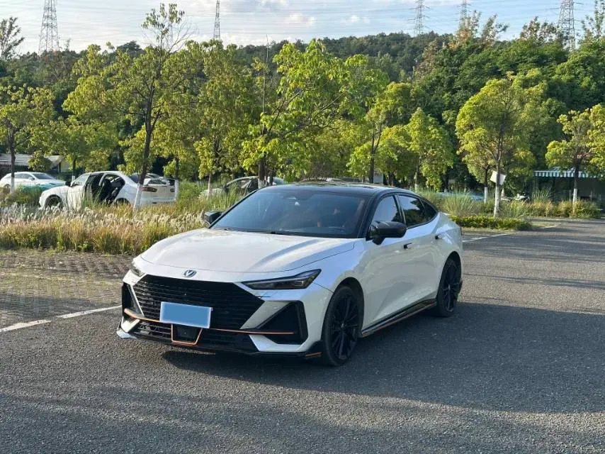 2023 ChangAn UNI-V 1.5T 188HP L4 7DCT,autocango,china used car exporter,china ev exporter,chinese used car exporter,chinese used ev exporter