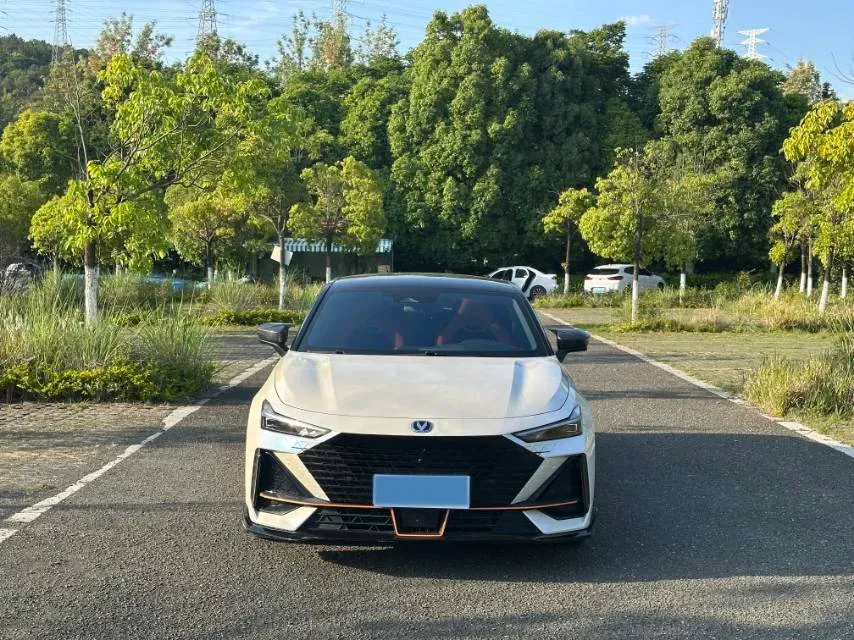 2023 ChangAn UNI-V 1.5T 188HP L4 7DCT,autocango,china used car exporter,china ev exporter,chinese used car exporter,chinese used ev exporter