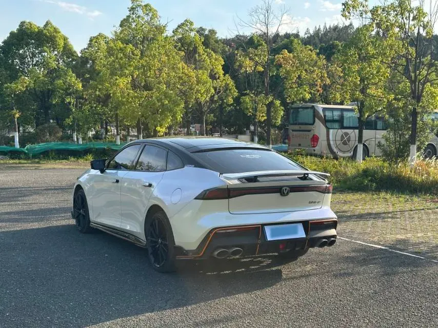2023 ChangAn UNI-V 1.5T 188HP L4 7DCT,autocango,china used car exporter,china ev exporter,chinese used car exporter,chinese used ev exporter