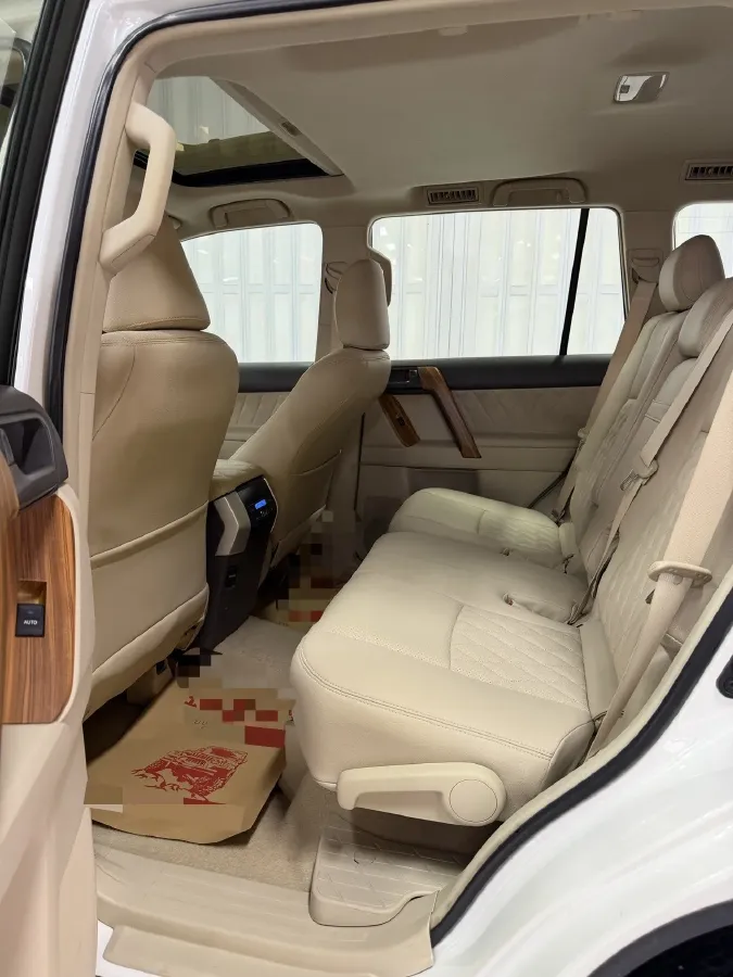 2019 Land Rover Range Rover Velar 2.0T 300HP L4 8AT,autocango,china used car exporter,china ev exporter,chinese used car exporter,chinese used ev exporter